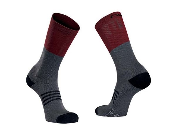 Northwave Extreme Pro High Socks - Black/Plum