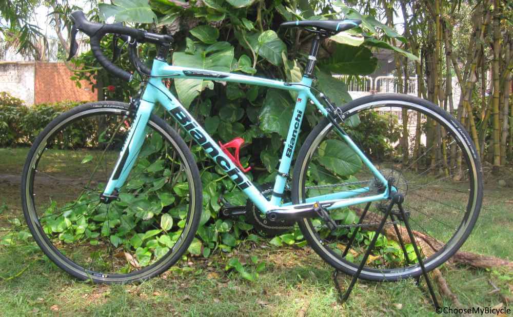 2018 bianchi mens road bike Infinito CV Ultegra Di2 optimised to achieve the most efficient power transmission with the best rigidity to weight ratio Bianchi C Sport 2.5 (2018)