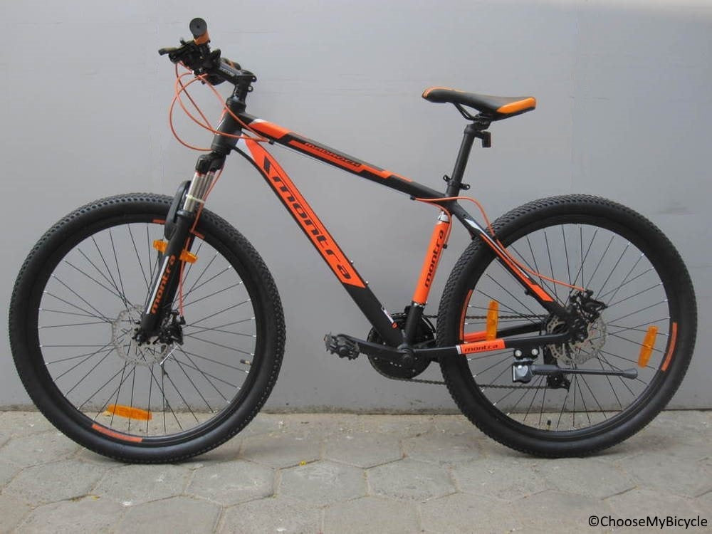 Montra Mad Rock (206) (2017) Review