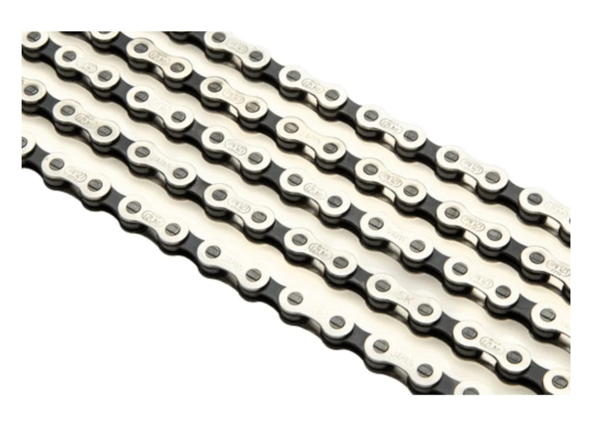 Izumi Click Index Chain 1/2 × 3/32 - 116L, 1 To 8 Speed Silver - Black