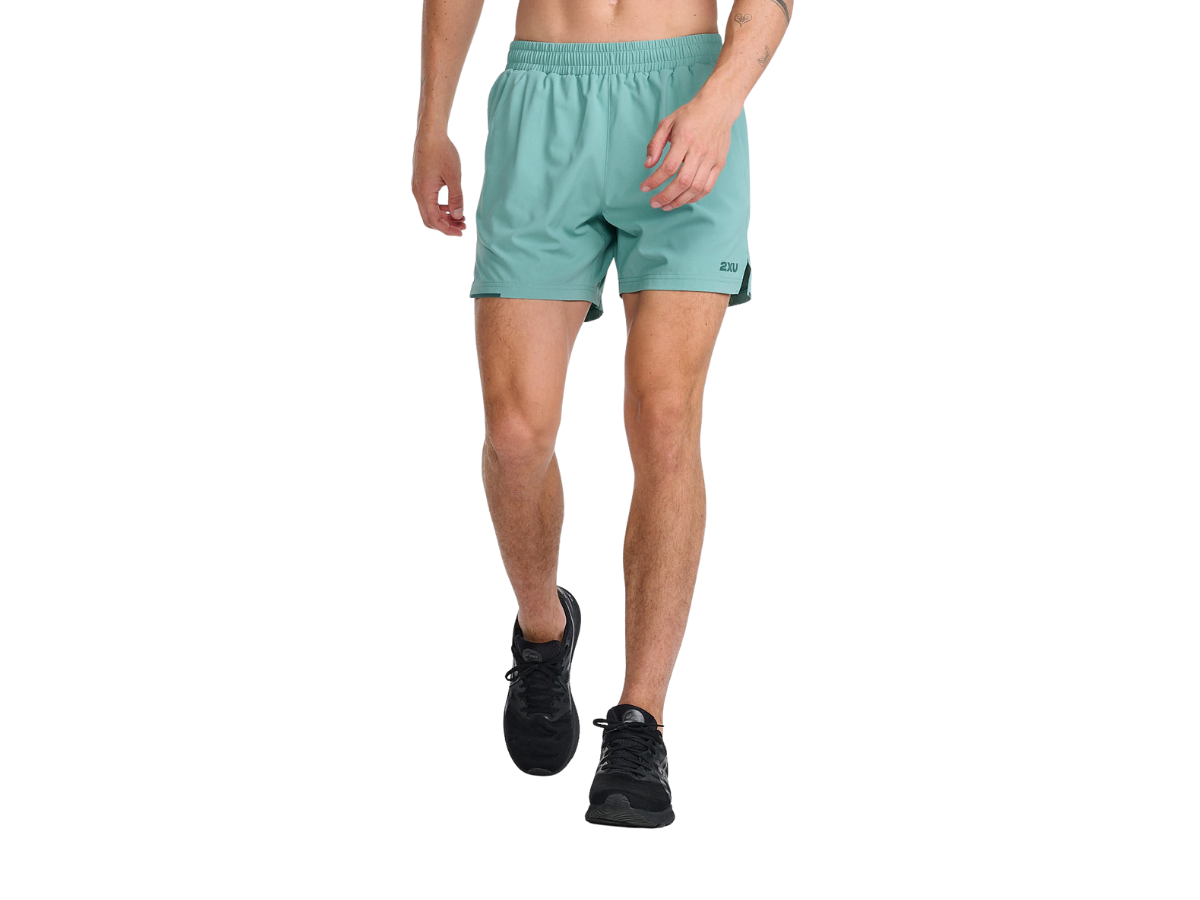 2XU Men Aero 7 Inch Shorts Raft/Pine Reflective