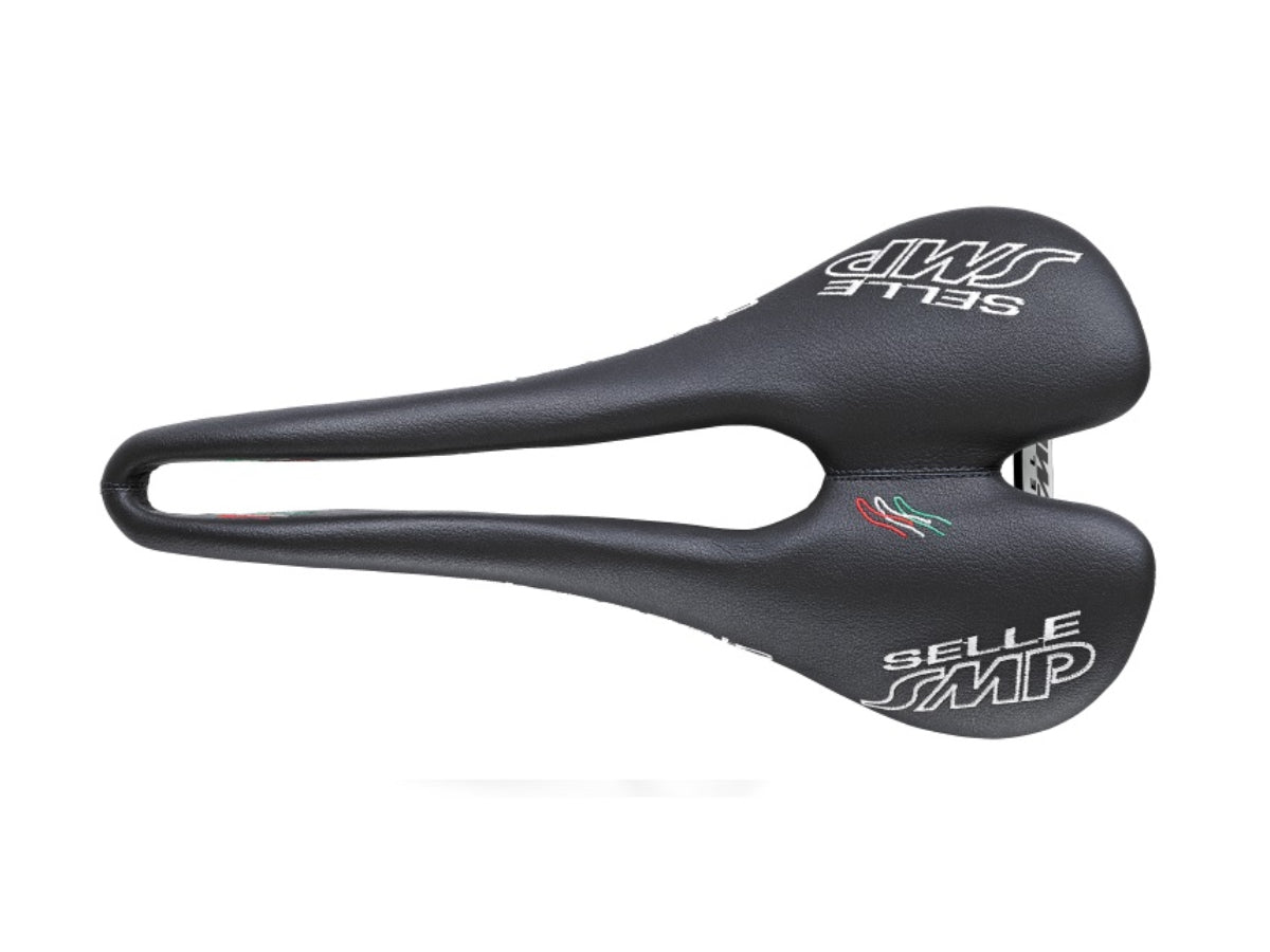 "SMP Dynamic saddle – ergonomic cycling seat designed for comfort and performance on road and mountain bikes"

